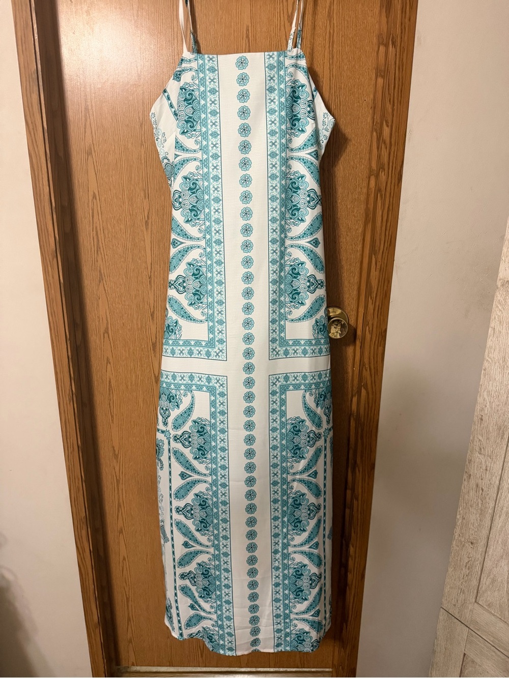 NWOT Pretty in Paisley White & Mint Green Paisley Maxi Dress Size M - Picture 2 of 5